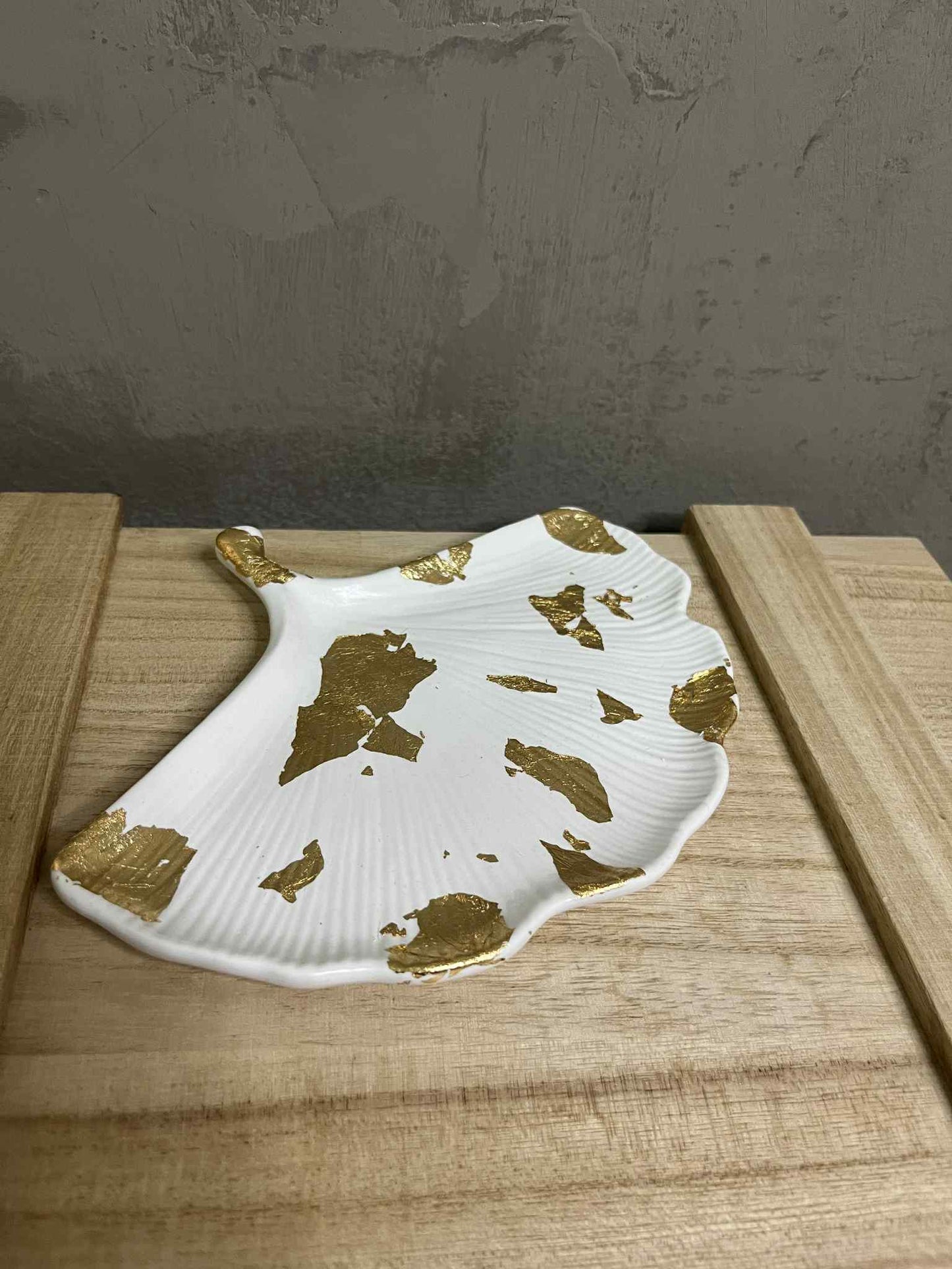 Δίσκος Βεντάλια από Πορσελάνη με Φύλλα Χρυσού