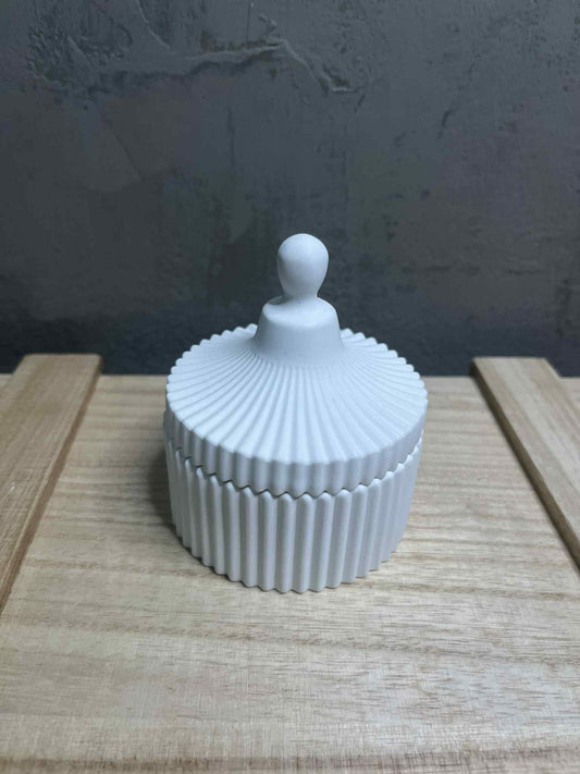 Μποέμ Δοχείο από Πορσελάνη με Καπάκι